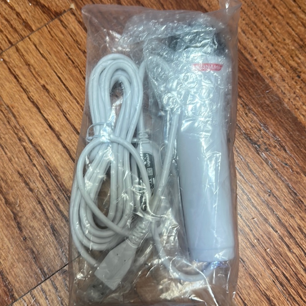 Konami USB Microphone - Picture 2 of 3
